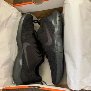 Nike Flex Experience Run 10